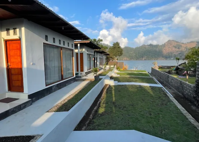 Batur Hotel 2*